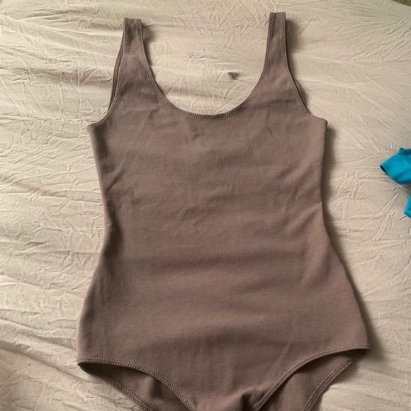 Aritzia Tops - Aritzia mauve Bodysuit size small Aritzia Tops - Aritzia mauve Bodysuit size small
